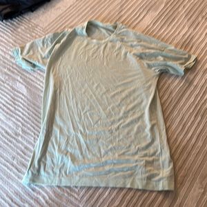 Lululemon Metal Vent